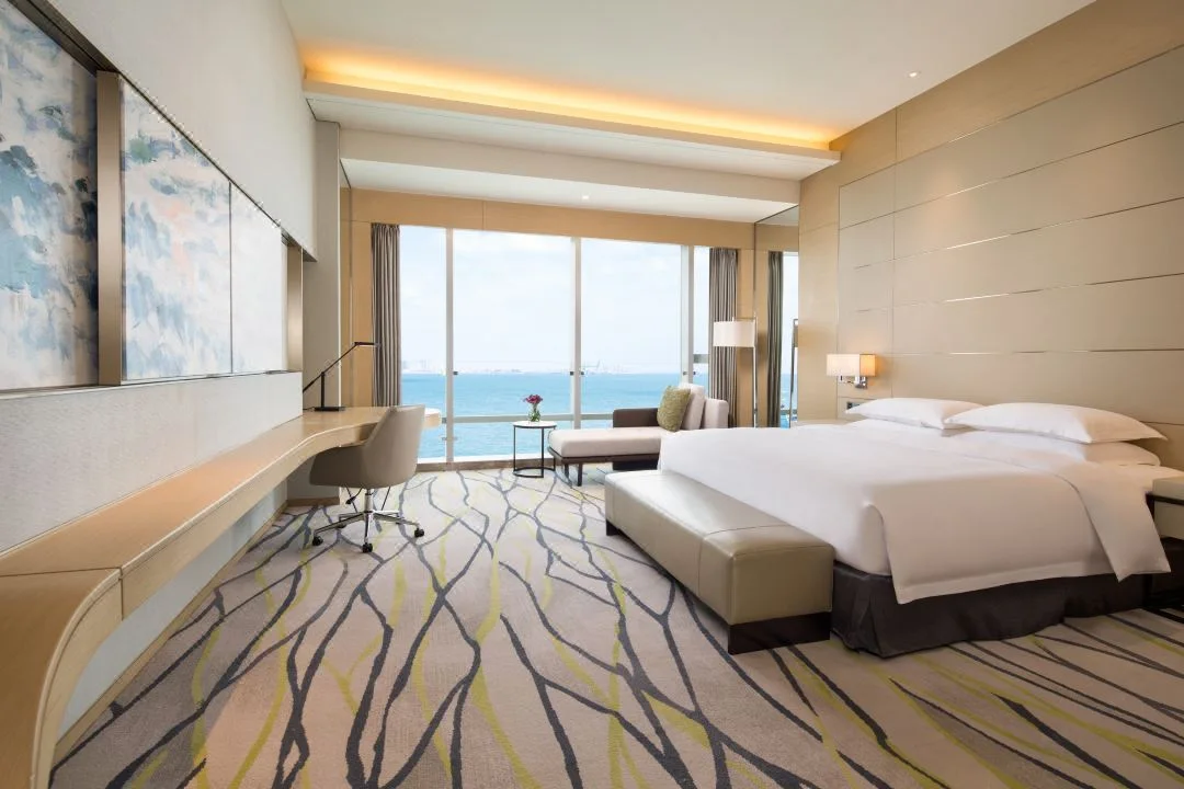 Sea-view guest room at Xiamen Wutong Fliport Hotel